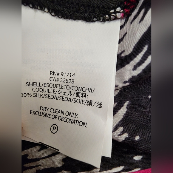 NWT Armani Exchange 100% Silk Sleeveless Top Side Zip M Abstract Black Pink - Picture 8 of 8